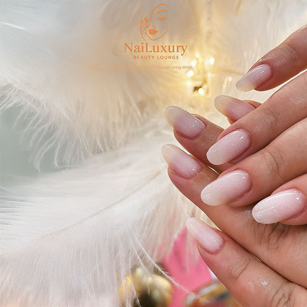 NAILUXURY BEAUTY LOUNGE: Φωτογραφίες & Βίντεο