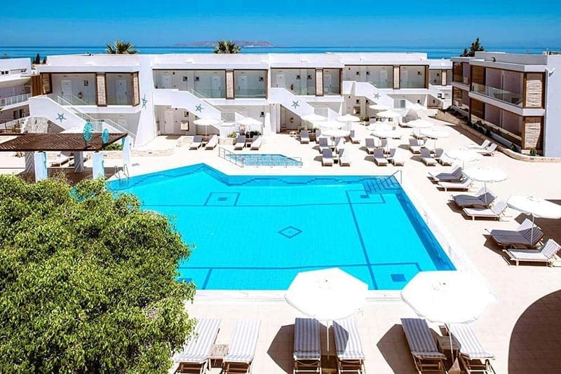 Lavris Hotel