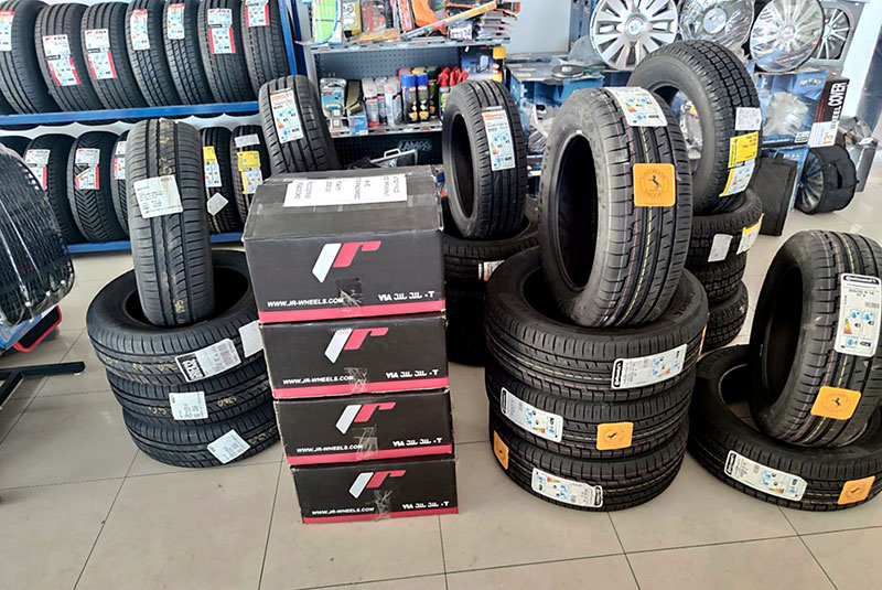 NIKOLOPOULOS TYRES: Φωτογραφίες & Βίντεο