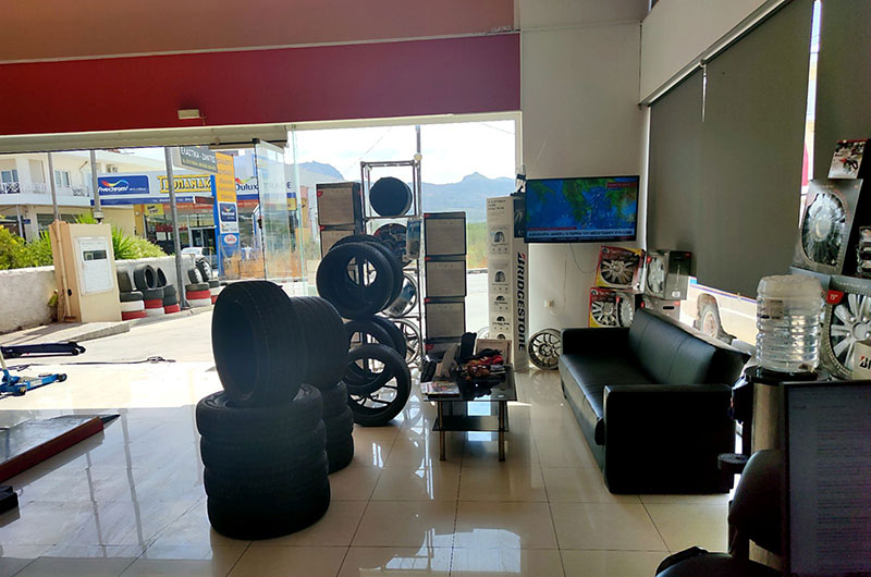 NIKOLOPOULOS TYRES: Φωτογραφίες & Βίντεο