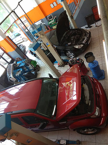 NTERVISIS GARAGE: Φωτογραφίες & Βίντεο