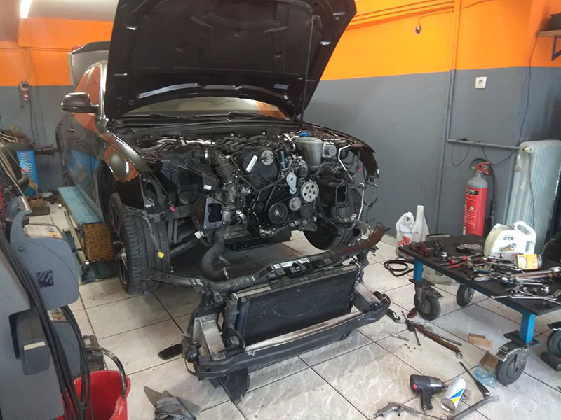 NTERVISIS GARAGE: Φωτογραφίες & Βίντεο