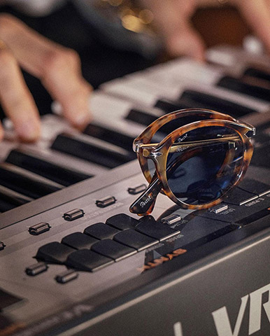 OPTIKA FELONIS STEFANOS: Φωτογραφίες & Βίντεο
