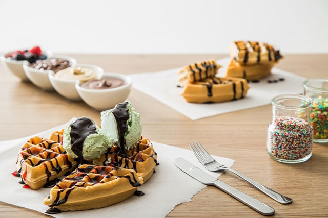 ORIGINAL WAFFLES: Φωτογραφίες & Βίντεο