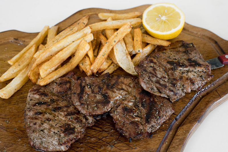 Ο ΓΥΡΟΣ ΤΗΣ ΠΛΑΤΕΙΑΣ - GRILL HOUSE RESTAURANT: Φωτογραφίες & Βίντεο
