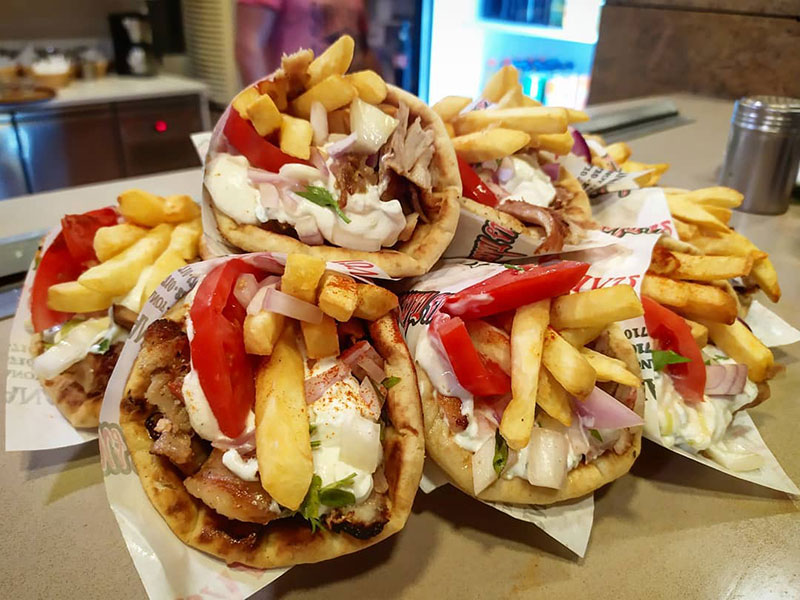 Ο ΓΥΡΟΣ ΤΗΣ ΠΛΑΤΕΙΑΣ - GRILL HOUSE RESTAURANT: Φωτογραφίες & Βίντεο