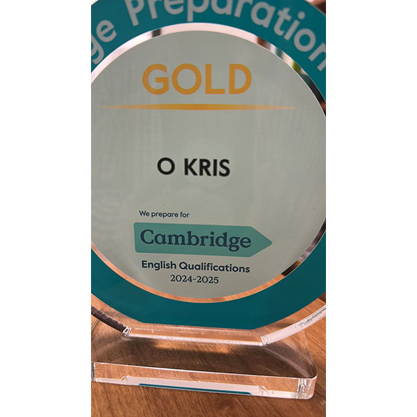 O KRIS: Φωτογραφίες & Βίντεο