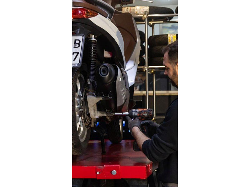 PAGRATIS TIRES: Φωτογραφίες & Βίντεο