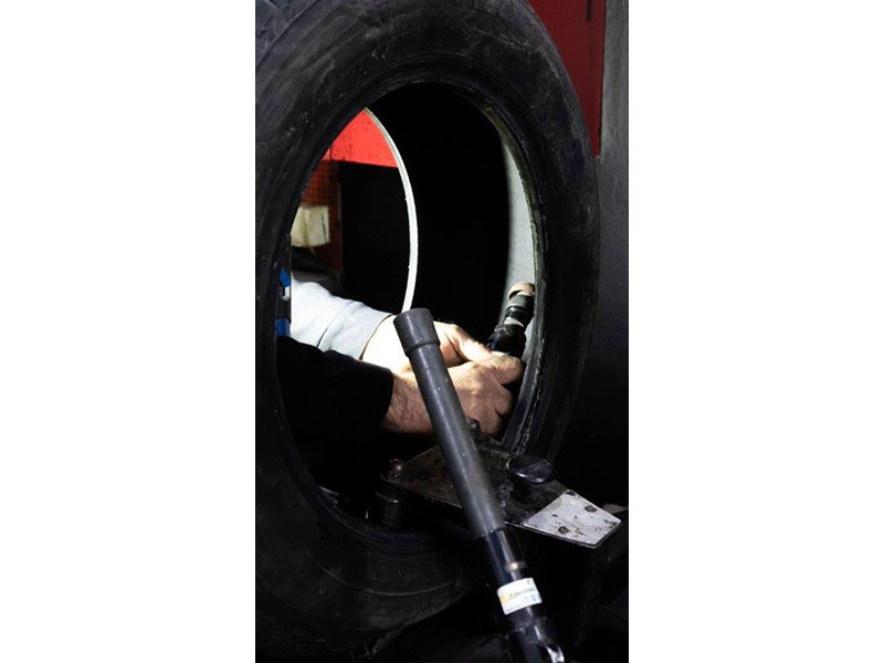PAGRATIS TIRES: Φωτογραφίες & Βίντεο
