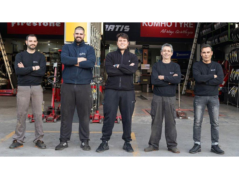 PAGRATIS TIRES: Φωτογραφίες & Βίντεο