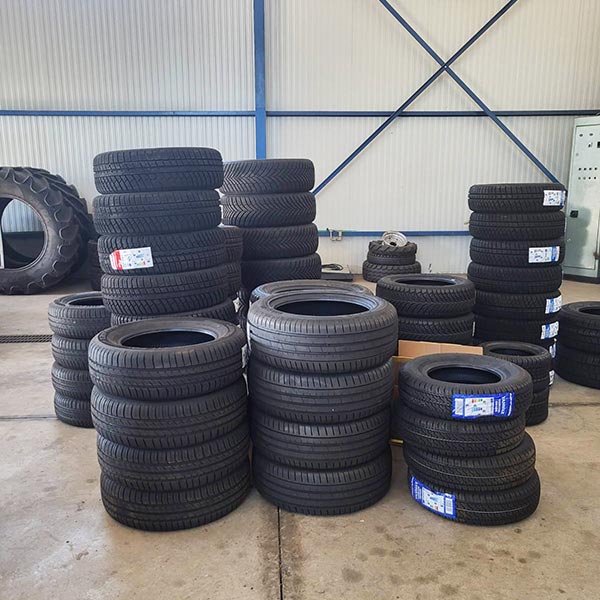 PANAGIS TYRES: Φωτογραφίες & Βίντεο