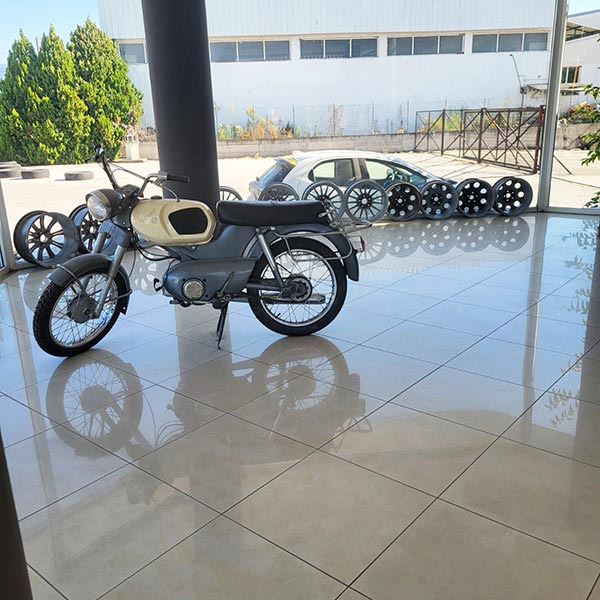 PANAGIS TYRES: Φωτογραφίες & Βίντεο
