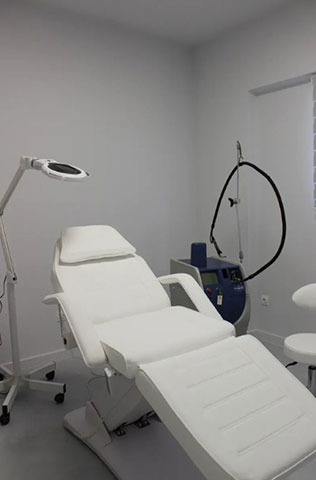 PARASKEVOPOULOU MARIA - UNIQSKIN DERMATOLOGY: Φωτογραφίες & Βίντεο