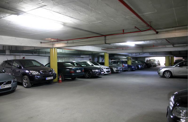 PARKING ΚΙΒΩΤΟΣ: Φωτογραφίες & Βίντεο