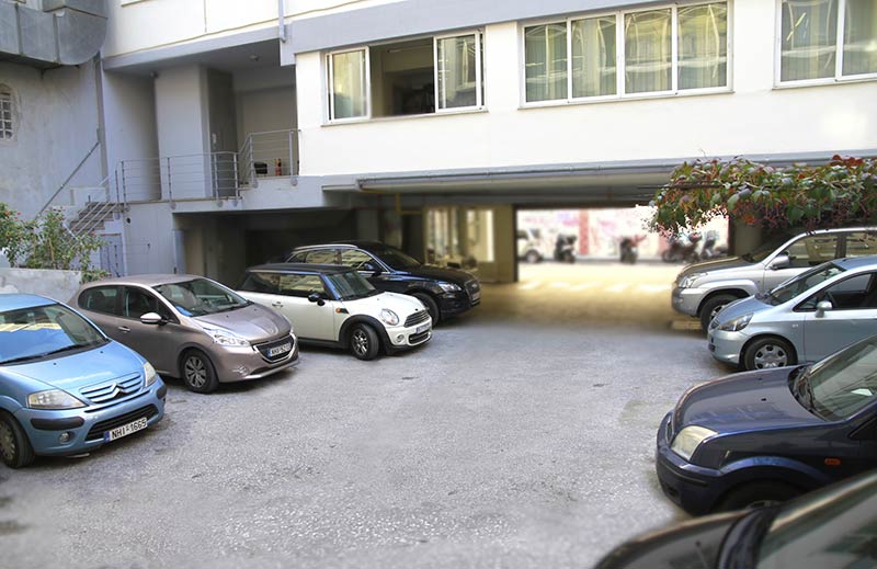 PARKING ΚΙΒΩΤΟΣ: Φωτογραφίες & Βίντεο