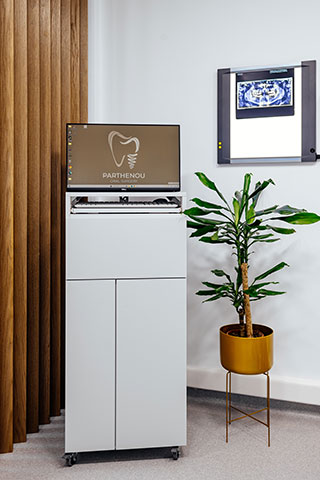 PARTHENOU ORAL SURGERY - PARTHENOU STAVROULA: Φωτογραφίες & Βίντεο
