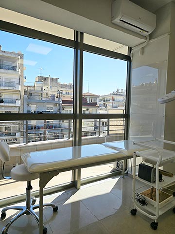 Εξεταστικό κρεβάτι ιατρικών προδιαγραφών