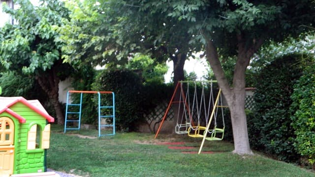 PELARGOS: Φωτογραφίες & Βίντεο
