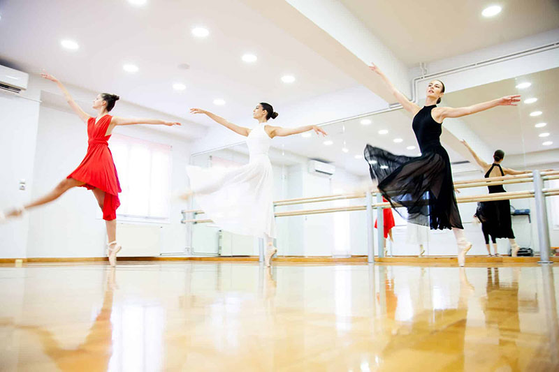 PENNY DANCE SCHOOL: Φωτογραφίες & Βίντεο