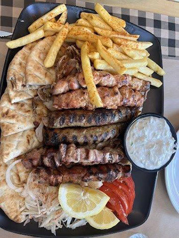 ΠΙΡΟΥΝΑΚΙΑ GRILL: Φωτογραφίες & Βίντεο