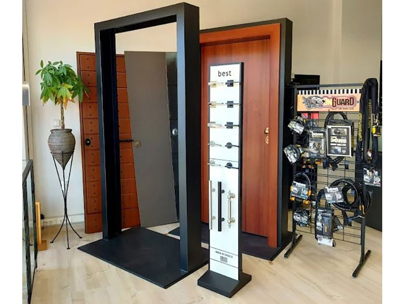 PIRROS DOORS & LOCKS: Φωτογραφίες & Βίντεο