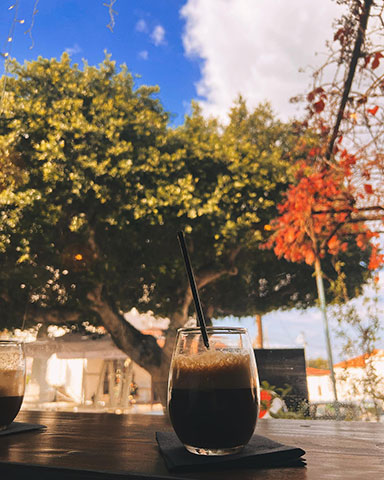 PLATEA CAFE KITCHEN BAR: Φωτογραφίες & Βίντεο
