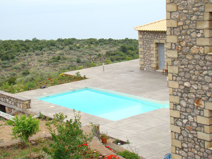 White painted skimmer pool