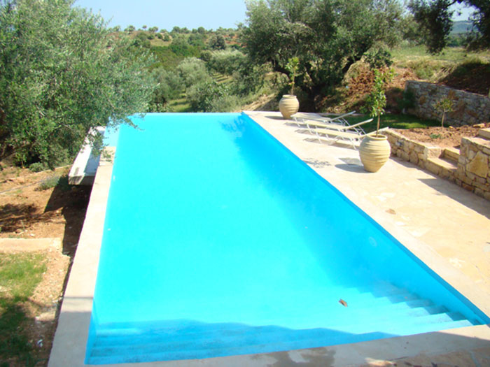 Pool with hidden overflow in blue colour