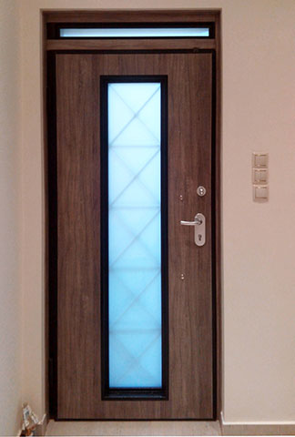 Πόρτα laminate - εισόδου πολυκατοικίας με 1 φεγγίτη