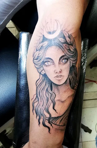 RAPSODY TATTOOS: Φωτογραφίες & Βίντεο