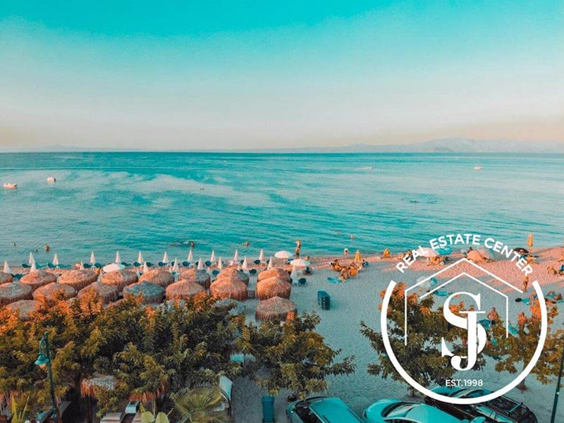 REAL ESTATE CENTER: Φωτογραφίες & Βίντεο