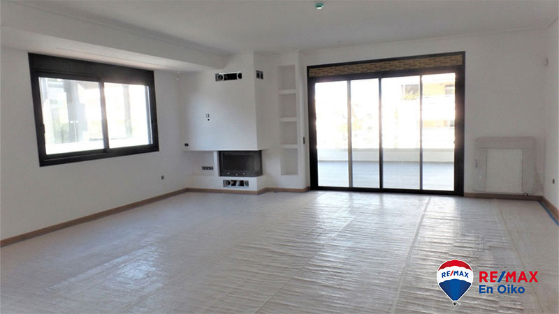 REMAX EN OIKO: Φωτογραφίες & Βίντεο
