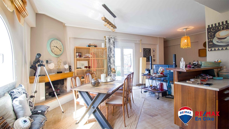 REMAX EN OIKO: Φωτογραφίες & Βίντεο