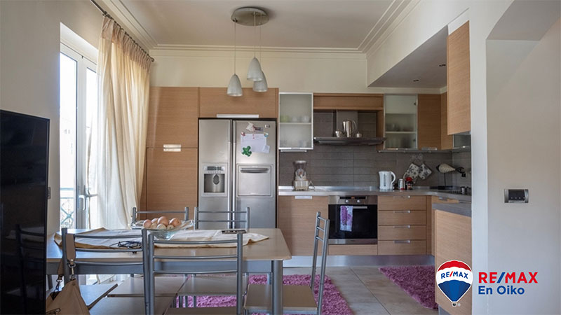 REMAX EN OIKO: Φωτογραφίες & Βίντεο