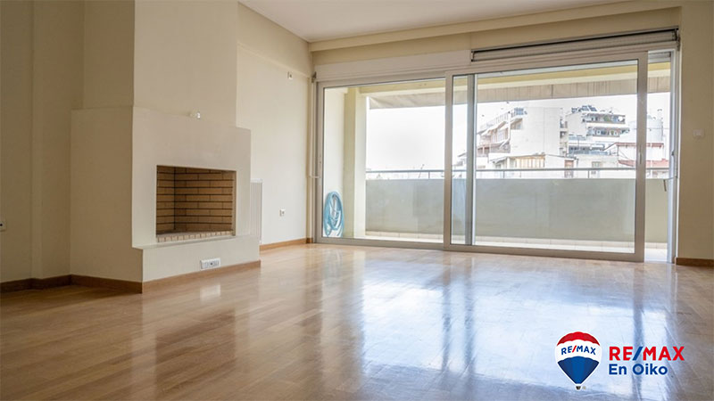 REMAX EN OIKO: Φωτογραφίες & Βίντεο
