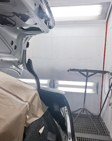 REVIVE AUTO BODY WORK SHOP: Φωτογραφίες & Βίντεο