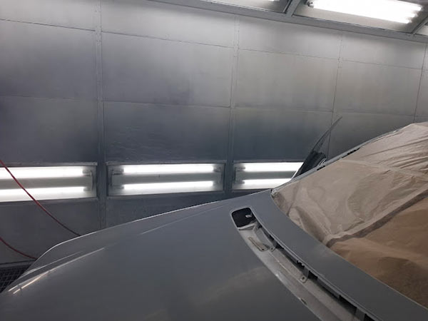 REVIVE AUTO BODY WORK SHOP: Φωτογραφίες & Βίντεο