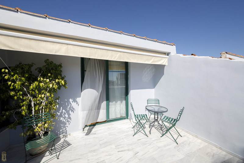 REX HOTEL: Φωτογραφίες & Βίντεο