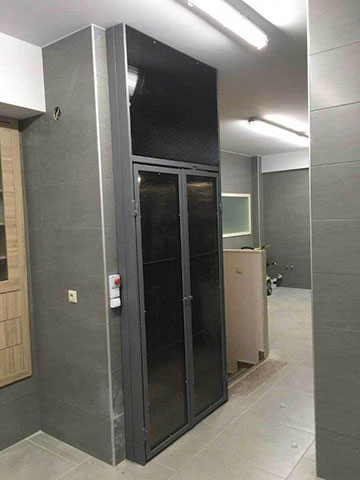 ROUTSAS LIFTS: Φωτογραφίες & Βίντεο