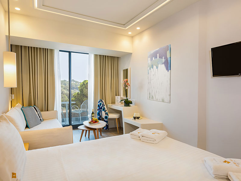 SAMIAN MARE: Φωτογραφίες & Βίντεο