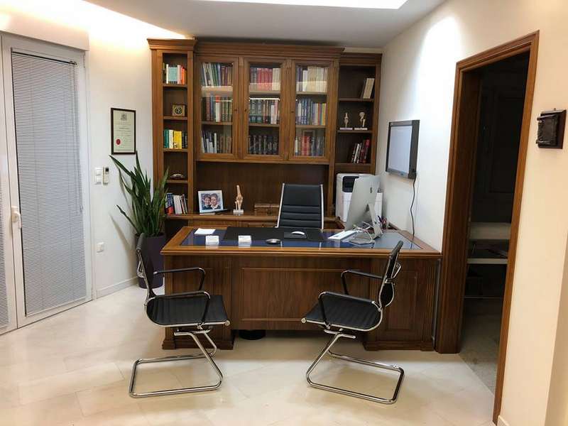 ΣΑΡΑΝΤΟΣ ΚΩΝΣΤΑΝΤΙΝΟΣ MD, FRCS: Φωτογραφίες & Βίντεο