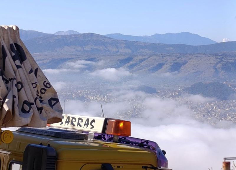 SARRAS CHOMATOURGIKA: Φωτογραφίες & Βίντεο
