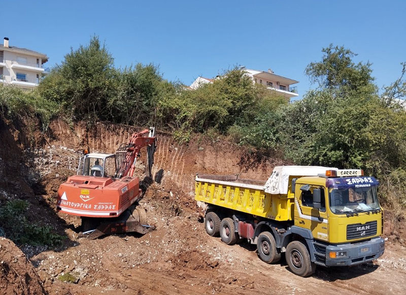 SARRAS CHOMATOURGIKA: Φωτογραφίες & Βίντεο