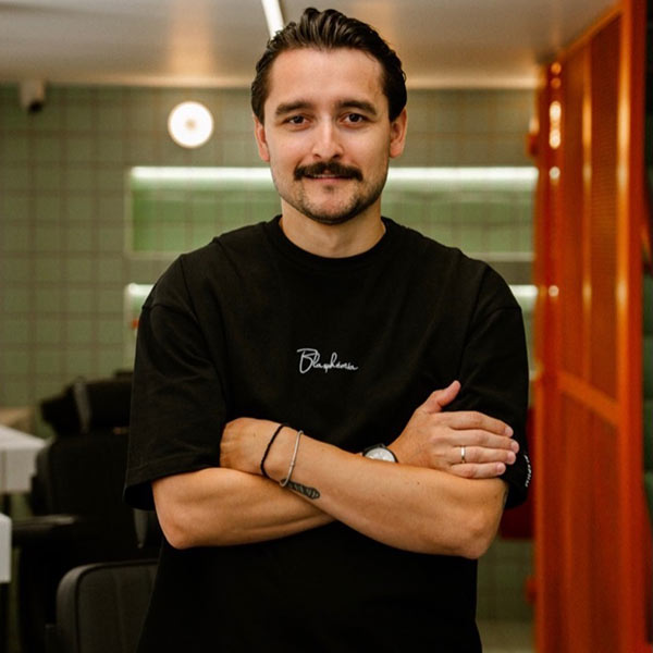 SENIE BARBERSHOP: Φωτογραφίες & Βίντεο