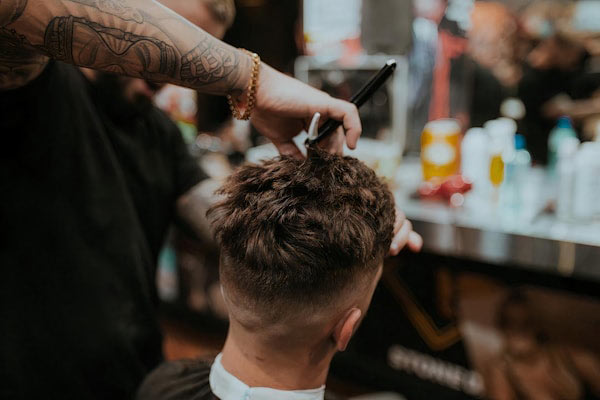 SENIE BARBERSHOP: Φωτογραφίες & Βίντεο