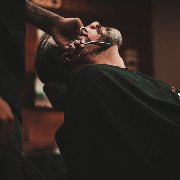 SENIE BARBERSHOP: Φωτογραφίες & Βίντεο
