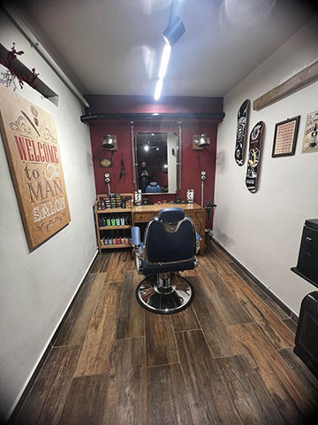 SHARPS BARBERSHOP: Φωτογραφίες & Βίντεο