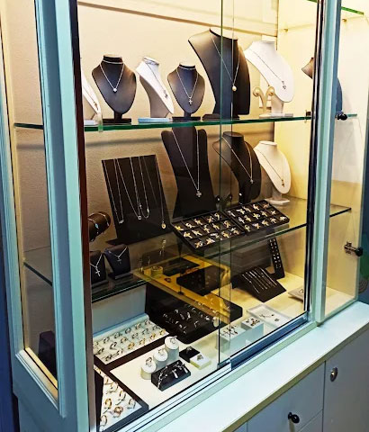 SINOS JEWELRY: Φωτογραφίες & Βίντεο