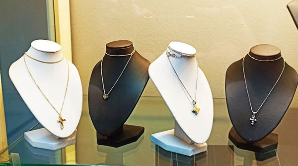 SINOS JEWELRY: Φωτογραφίες & Βίντεο
