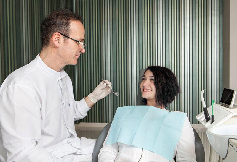SOUTH ATHENS DENTAL CLINIC - ΔΕΣΠΟΤΑΚΗΣ Ι. ΕΜΜΑΝΟΥΗΛ: Φωτογραφίες & Βίντεο